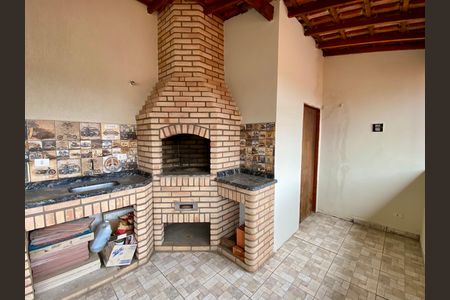 Casa para alugar com 250m², 3 quartos e 2 vagas Casa para alugar com 250m², 3 quartos e 2 vagasChurrasqueira