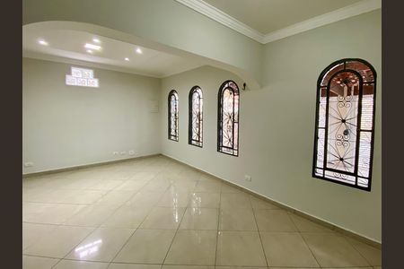 Casa para alugar com 250m², 3 quartos e 2 vagas