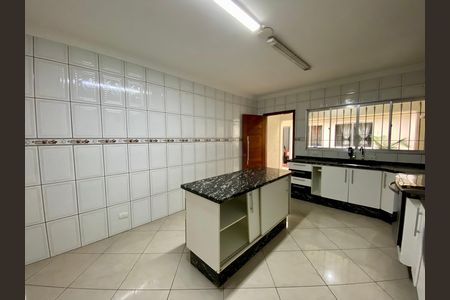 Casa para alugar com 250m², 3 quartos e 2 vagas Casa para alugar com 250m², 3 quartos e 2 vagasCozinha