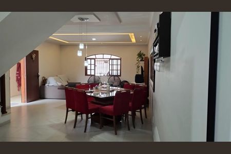 Casa para alugar com 180m², 3 quartos e 1 vaga Casa para alugar com 180m², 3 quartos e 1 vagaSala