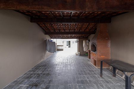 Casa à venda com 150m², 4 quartos e 2 vagas Casa à venda com 150m², 4 quartos e 2 vagasChurrasqueira