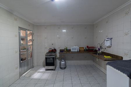Casa à venda com 150m², 4 quartos e 2 vagas Casa à venda com 150m², 4 quartos e 2 vagasCozinha