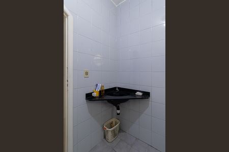 Casa à venda com 150m², 4 quartos e 2 vagas Casa à venda com 150m², 4 quartos e 2 vagasBanheiro