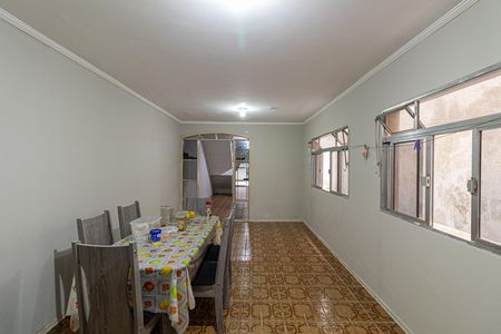 Casa à venda com 150m², 4 quartos e 2 vagas Casa à venda com 150m², 4 quartos e 2 vagasSala de Jantar