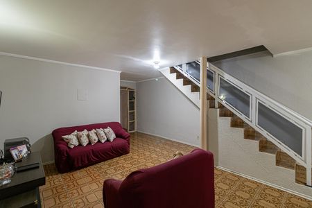 Casa à venda com 150m², 4 quartos e 2 vagas Casa à venda com 150m², 4 quartos e 2 vagasSala