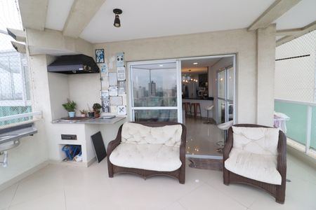 Apartamento para alugar com 154m², 3 quartos e 2 vagasVaranda
