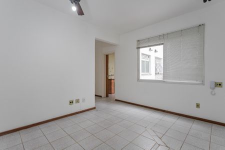 Sala de apartamento para alugar com 1 quarto, 43m² em Santa Cecília, Porto Alegre