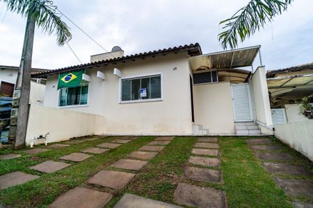 Casa para alugar com 78m², 3 quartos e 2 vagas Casa para alugar com 78m², 3 quartos e 2 vagasFachada