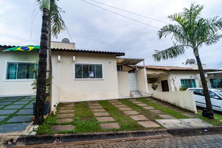 Casa para alugar com 78m², 3 quartos e 2 vagas Casa para alugar com 78m², 3 quartos e 2 vagasFachada
