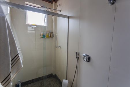 Banheiro da Suíte de apartamento para alugar com 3 quartos, 90m² em União, Belo Horizonte