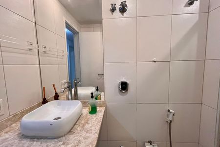 Apartamento à venda com 103m², 3 quartos e sem vaga Apartamento à venda com 103m², 3 quartos e sem vagaBanheiro social