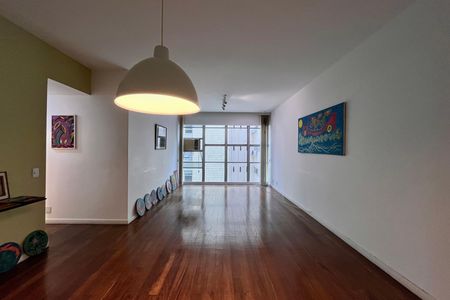Apartamento à venda com 103m², 3 quartos e sem vaga Apartamento à venda com 103m², 3 quartos e sem vagaSala