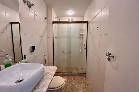 Apartamento à venda com 103m², 3 quartos e sem vaga Apartamento à venda com 103m², 3 quartos e sem vagaBanheiro Social