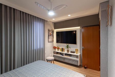 Apartamento à venda com 326m², 5 quartos e 5 vagas Apartamento à venda com 326m², 5 quartos e 5 vagasSuíte 2
