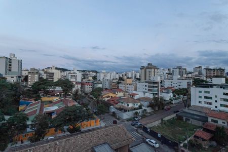 Apartamento à venda com 326m², 5 quartos e 5 vagas Apartamento à venda com 326m², 5 quartos e 5 vagasCobertura - Vista