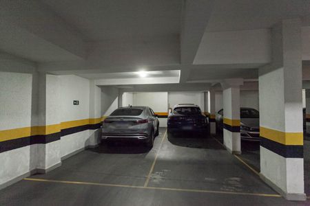 Apartamento à venda com 326m², 5 quartos e 5 vagas Apartamento à venda com 326m², 5 quartos e 5 vagasGaragem