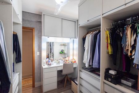 Apartamento à venda com 326m², 5 quartos e 5 vagas Apartamento à venda com 326m², 5 quartos e 5 vagasQuarto