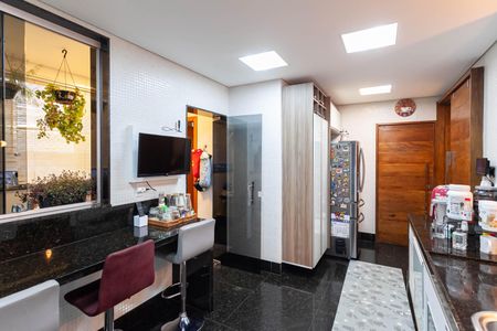 Apartamento à venda com 326m², 5 quartos e 5 vagas Apartamento à venda com 326m², 5 quartos e 5 vagasCozinha