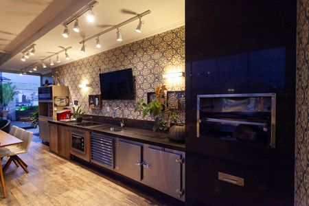 Apartamento à venda com 326m², 5 quartos e 5 vagas Apartamento à venda com 326m², 5 quartos e 5 vagasCobertura