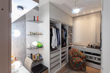 Apartamento à venda com 326m², 5 quartos e 5 vagas Apartamento à venda com 326m², 5 quartos e 5 vagasQuarto