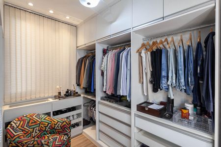 Apartamento à venda com 326m², 5 quartos e 5 vagas Apartamento à venda com 326m², 5 quartos e 5 vagasQuarto