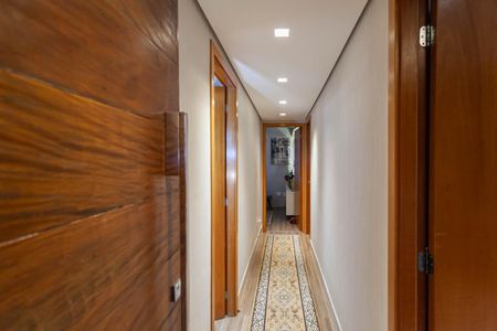 Apartamento à venda com 326m², 5 quartos e 5 vagas Apartamento à venda com 326m², 5 quartos e 5 vagasCorredor