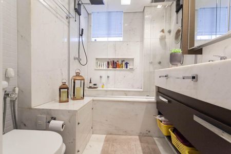 Apartamento à venda com 326m², 5 quartos e 5 vagas Apartamento à venda com 326m², 5 quartos e 5 vagasCloset da suíte 2