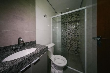 Banheiro de apartamento para alugar com 1 quarto, 20m² em Vila Salete, São Paulo
