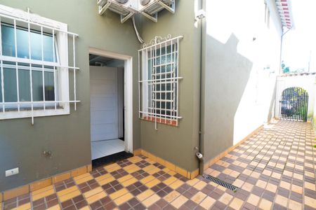 Quintal de casa para alugar com 3 quartos, 350m² em Mirandópolis, São Paulo