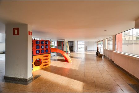 Apartamento à venda com 137m², 2 quartos e 2 vagasÁrea comum - Playground