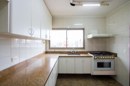 Apartamento à venda com 168m², 4 quartos e 2 vagas Apartamento à venda com 168m², 4 quartos e 2 vagasCopa/Cozinha