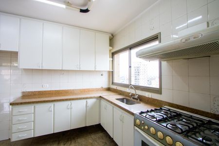 Apartamento à venda com 168m², 4 quartos e 2 vagas Apartamento à venda com 168m², 4 quartos e 2 vagasCopa/Cozinha