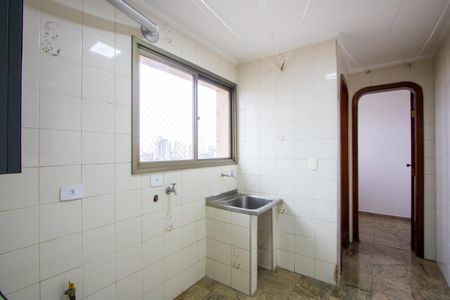 Apartamento à venda com 168m², 4 quartos e 2 vagas Apartamento à venda com 168m², 4 quartos e 2 vagasÁrea de serviço