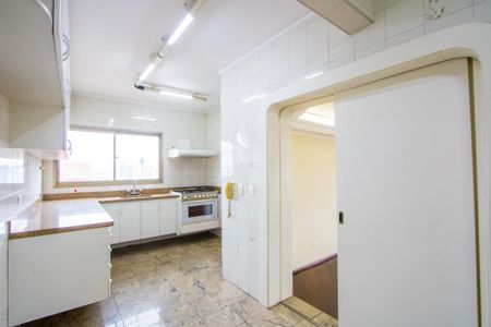 Apartamento à venda com 168m², 4 quartos e 2 vagas Apartamento à venda com 168m², 4 quartos e 2 vagasCopa/Cozinha