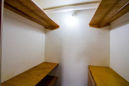 Apartamento à venda com 168m², 4 quartos e 2 vagas Apartamento à venda com 168m², 4 quartos e 2 vagasCloset do quarto 1