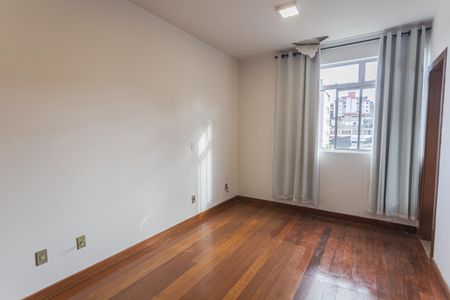 Suíte de apartamento à venda com 3 quartos, 100m² em Santa Efigênia, Belo Horizonte