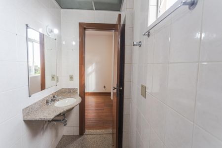 Apartamento à venda com 100m², 3 quartos e 1 vaga Apartamento à venda com 100m², 3 quartos e 1 vagaBanheiro da Suíte
