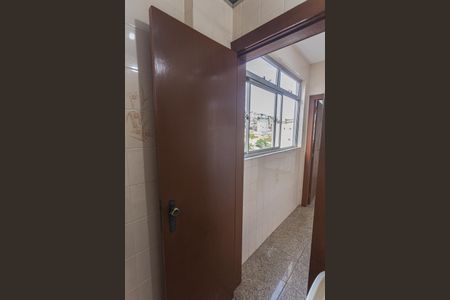 Apartamento à venda com 100m², 3 quartos e 1 vaga Apartamento à venda com 100m², 3 quartos e 1 vagaBanheiro de serviço