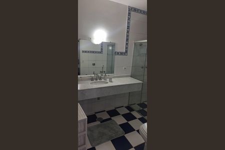 Casa de condomínio à venda com 435m², 4 quartos e 6 vagasSuite2  - Banheiro
