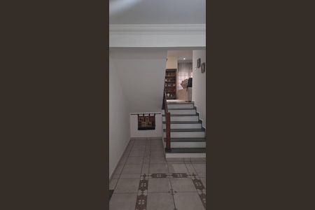 Casa de condomínio à venda com 435m², 4 quartos e 6 vagasHall
