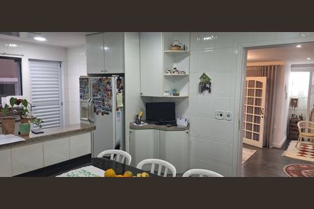 Casa de condomínio à venda com 435m², 4 quartos e 6 vagasCozinha