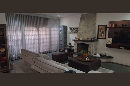 Casa de condomínio à venda com 435m², 4 quartos e 6 vagasSala de Estar