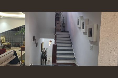 Casa de condomínio à venda com 435m², 4 quartos e 6 vagasAcesso a parte superior