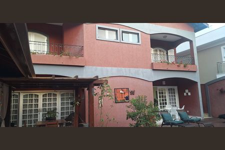 Casa de condomínio à venda com 435m², 4 quartos e 6 vagasÁrea de Lazer - Vista fundo da casa