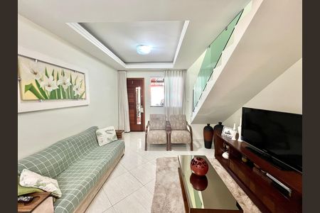 Casa à venda com 106m², 2 quartos e 2 vagas