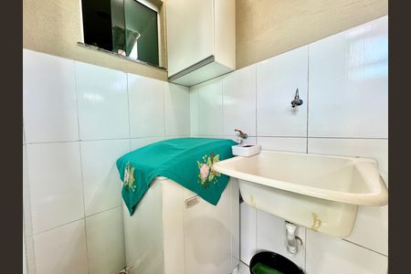 Casa à venda com 106m², 2 quartos e 2 vagas