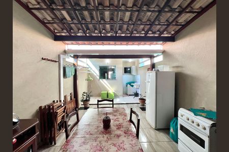 Casa à venda com 106m², 2 quartos e 2 vagas