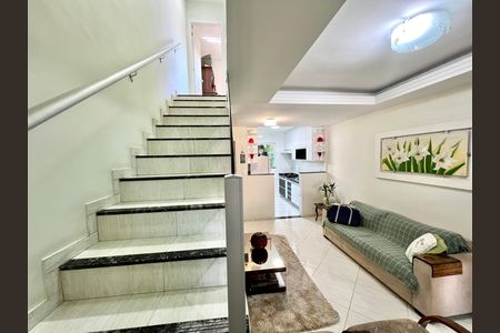 Casa à venda com 106m², 2 quartos e 2 vagas