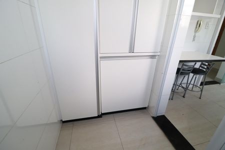 Apartamento para alugar com 70m², 2 quartos e 1 vagaÁrea de Serviço