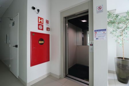 Apartamento para alugar com 70m², 2 quartos e 1 vagaElevador